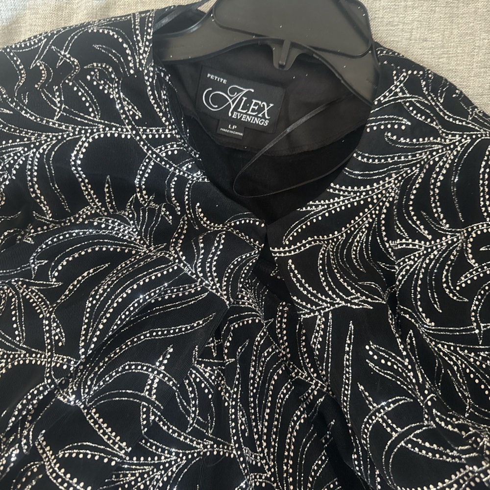 Alex Evenings Elegant Black Blazer with White Pattern